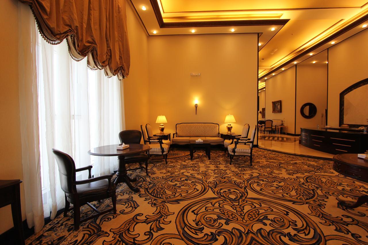 아와리브 인터내셔널 호텔 타이프 외부 사진 A suite at the hotel