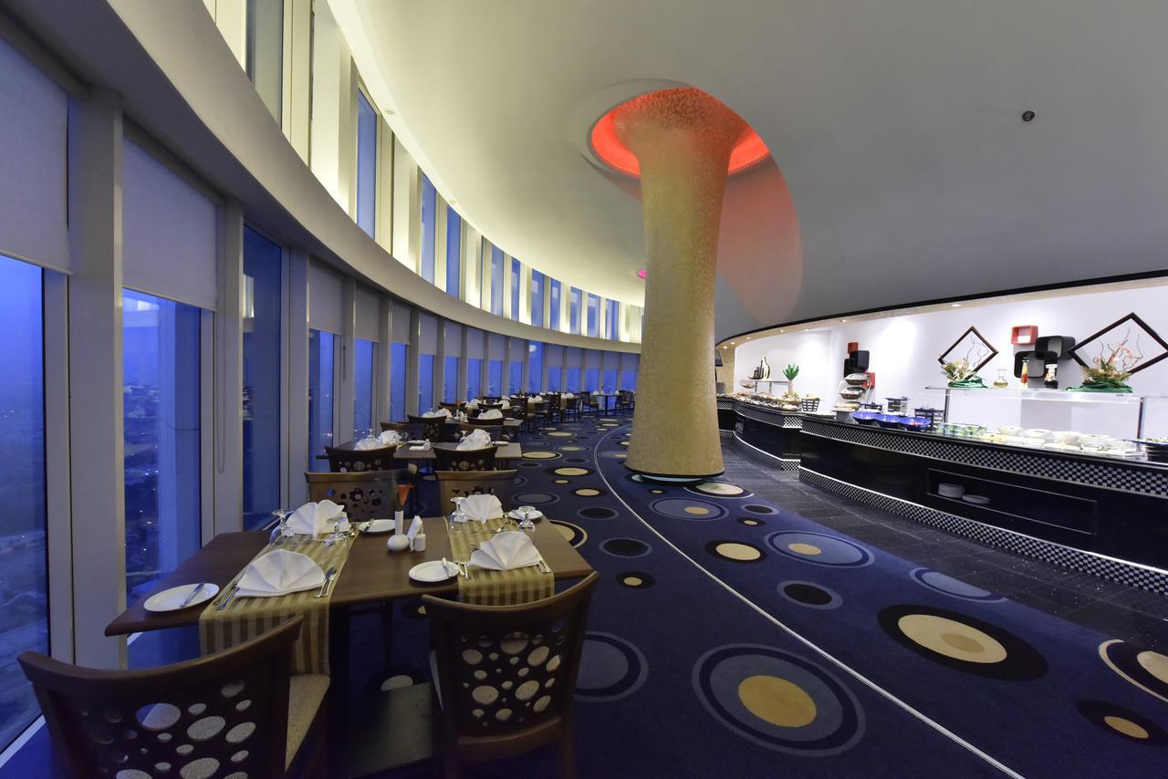 아와리브 인터내셔널 호텔 타이프 외부 사진 The 360 Restaurant